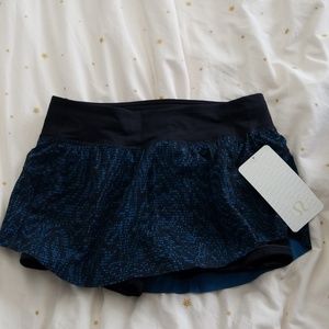 Lululemon size 6 skirt